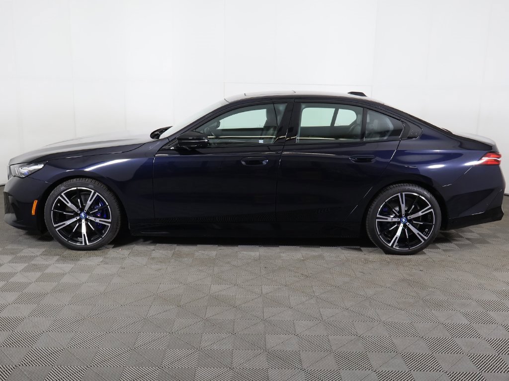 Used 2024 BMW i5 M60 w/ Premium Package image 21