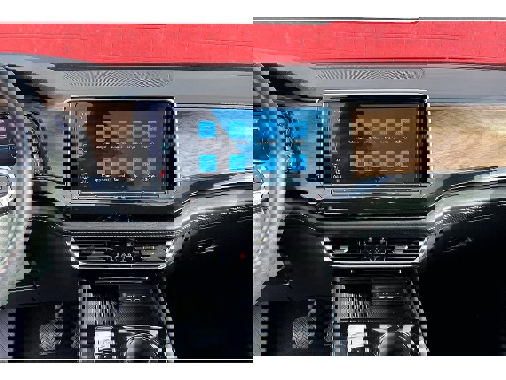 Used 2025 Volkswagen Atlas SE image 7