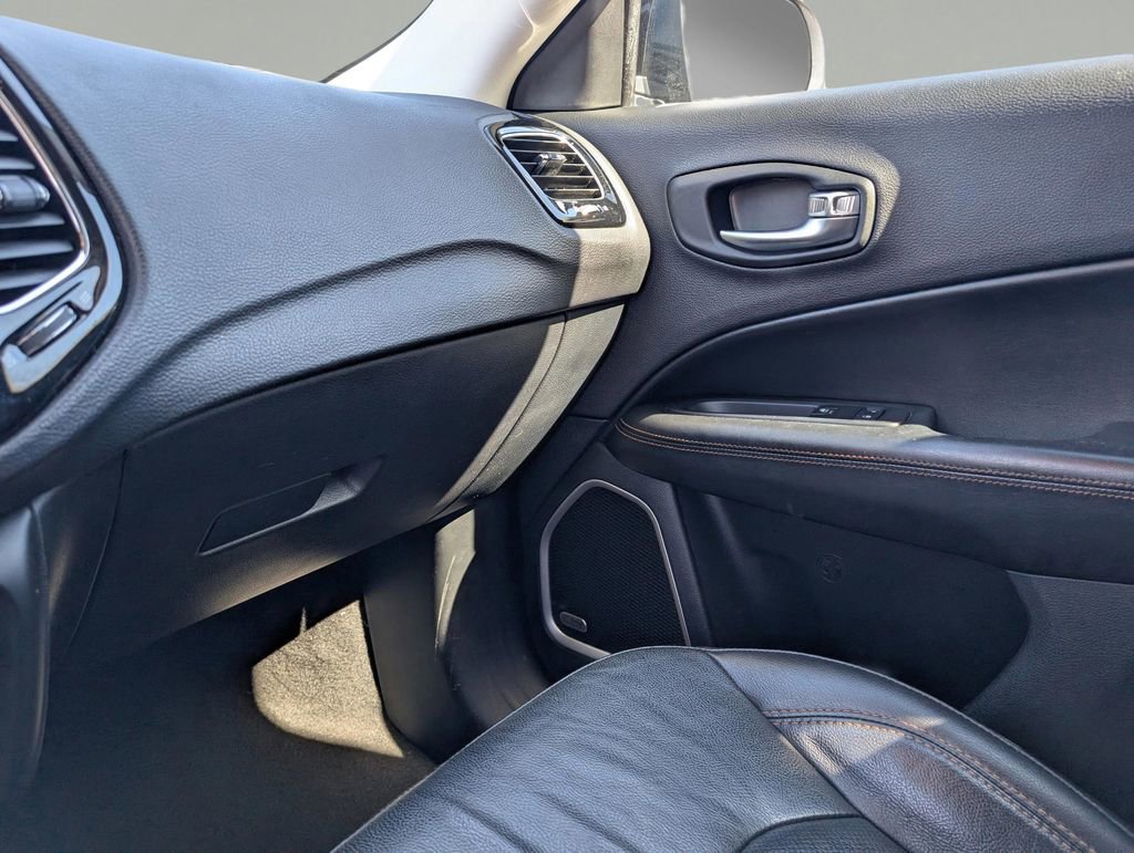 Used 2021 Jeep Compass Limited w/ Sun and Sound Group AWD/4WD image 30