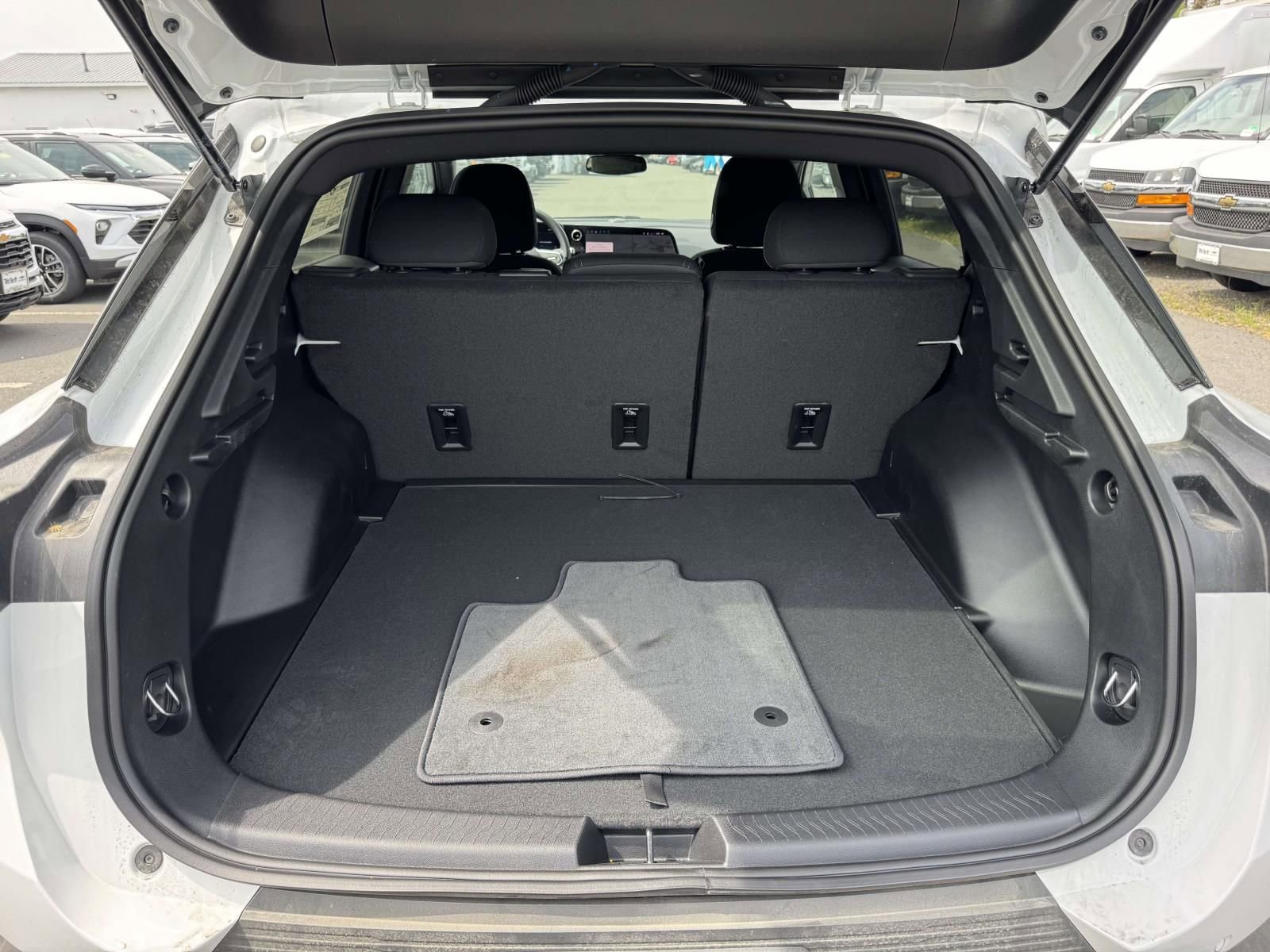 New 2026 Chevrolet Equinox EV LT image 27