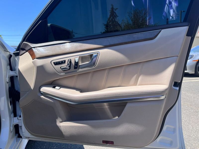 Used 2015 Mercedes-Benz E 400 4MATIC Sedan image 18