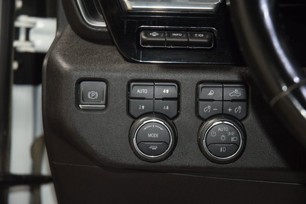 Used 2024 Chevrolet Silverado 3500 High Country w/ Technology Package AWD/4WD image 38