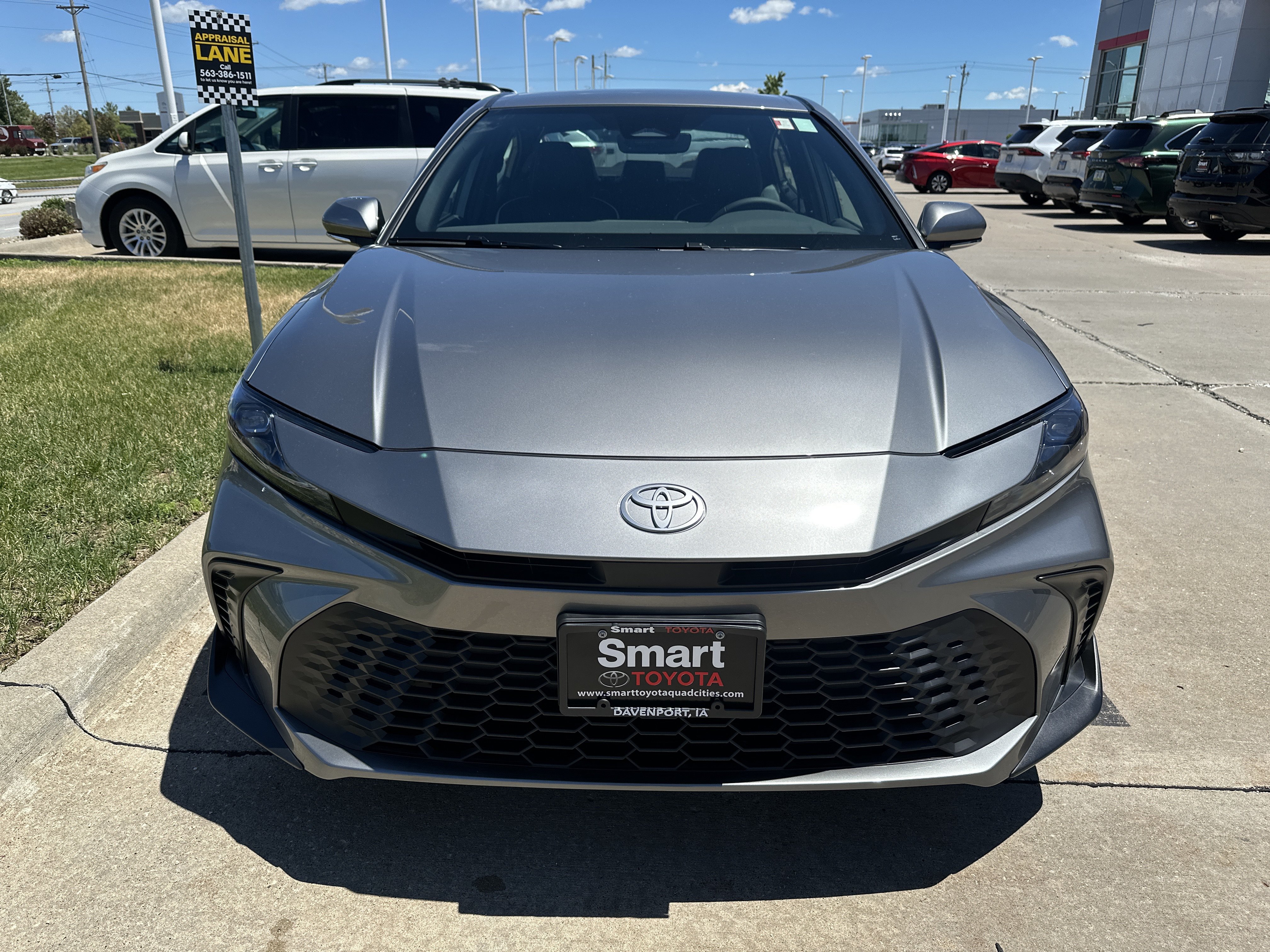 New 2026 Toyota Camry SE w/ Convenience Package FWD image 2