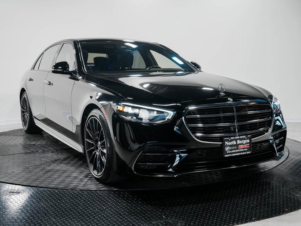 Used 2023 Mercedes-Benz S 580 4MATIC Sedan image 3
