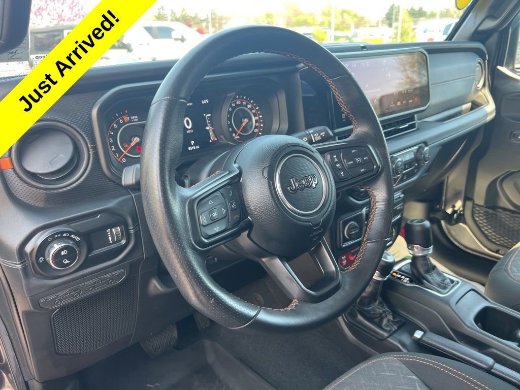 Used 2024 Jeep Gladiator Mojave w/ Convenience Group image 13