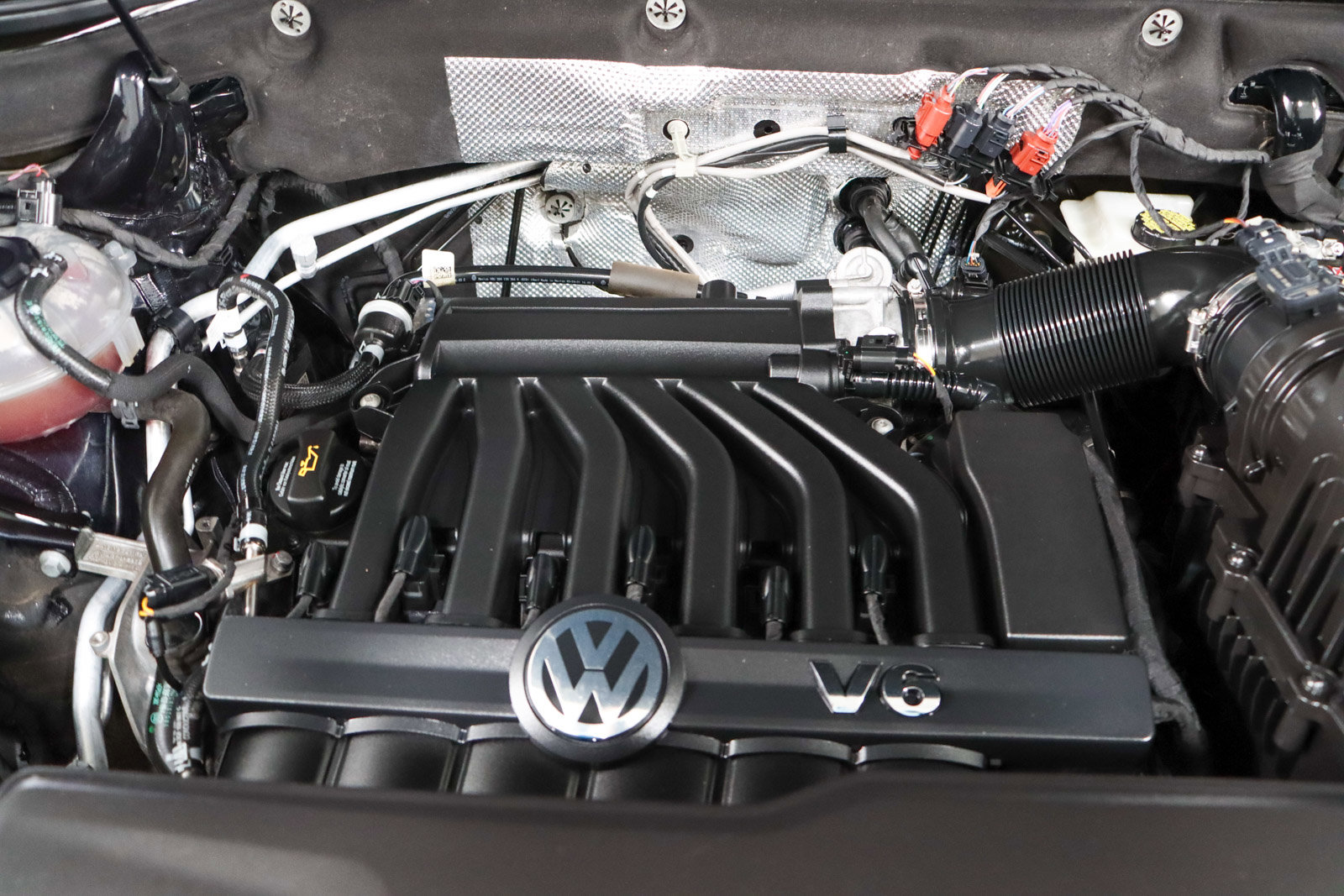 Used 2022 Volkswagen Atlas Cross Sport SEL Premium R-Line image 32