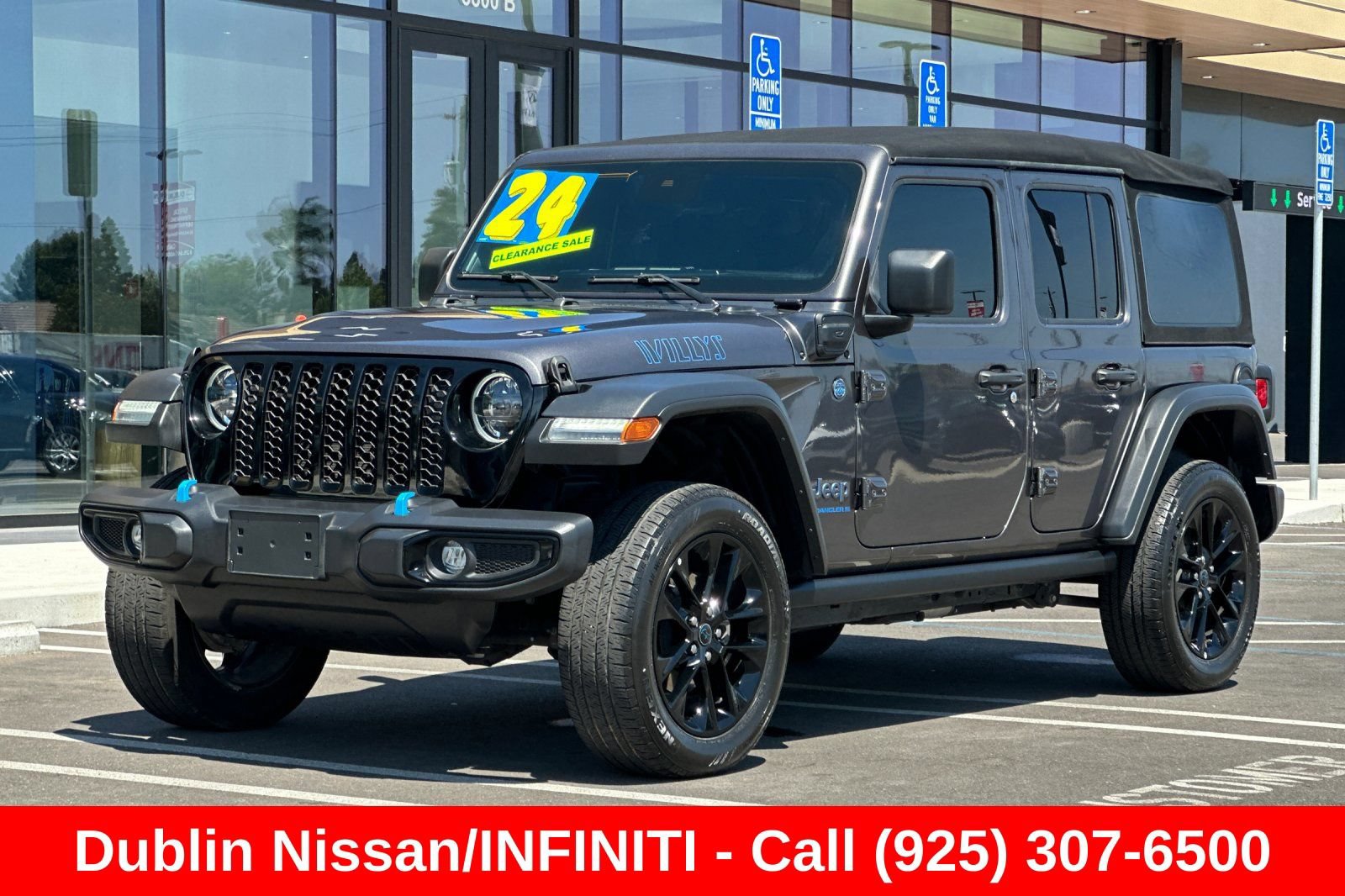 Used 2024 Jeep Wrangler Unlimited AWD/4WD image 8