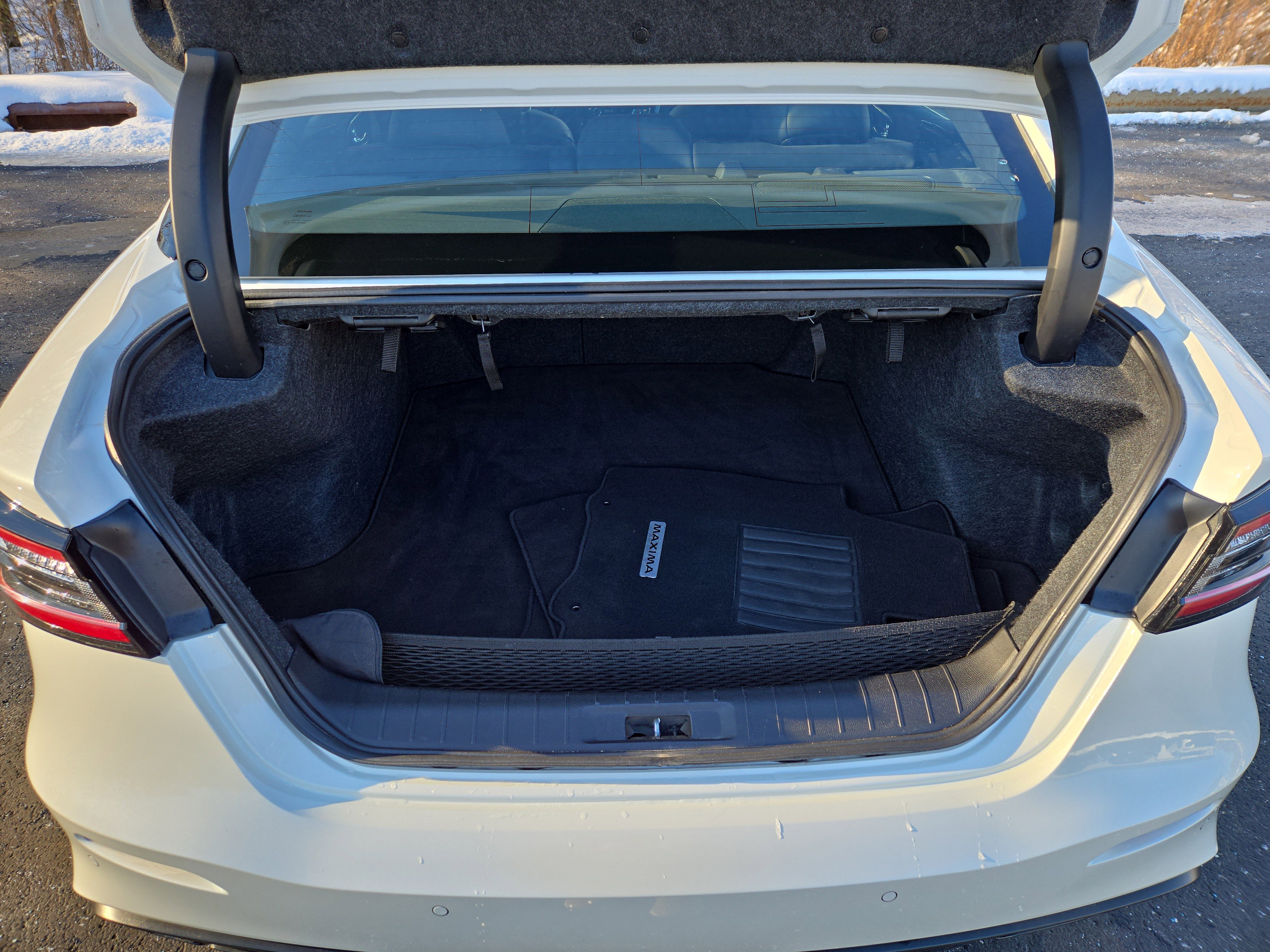 Used 2021 Nissan Maxima SR w/ Sport Mat Group image 9