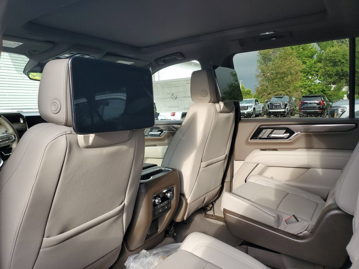 New 2026 GMC Yukon XL Elevation w/ Elevation Premium Package AWD/4WD image 10