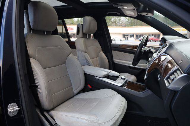 Used 2015 Mercedes-Benz GL 550 4MATIC image 31