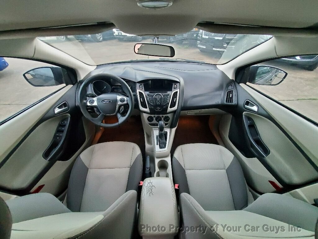 Used 2013 Ford Focus SE FWD image 22