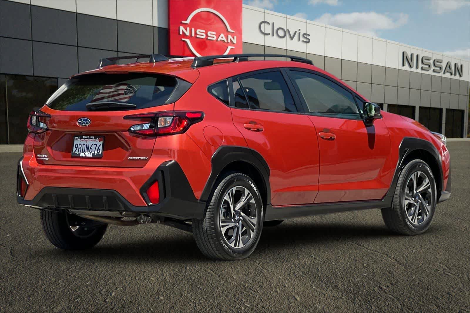 Used 2024 Subaru Crosstrek 2.0i Premium w/ Crosstrek Mirror Package AWD/4WD image 3