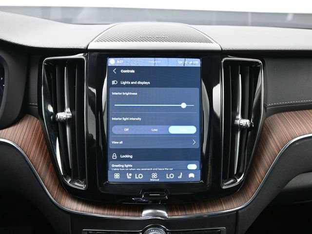 Used 2024 Volvo XC60 B5 Ultimate w/ Climate Package image 17