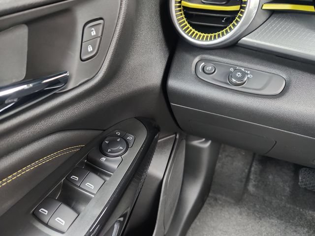 New 2026 Chevrolet Trax LT w/ Driver Confidence Package FWD image 21