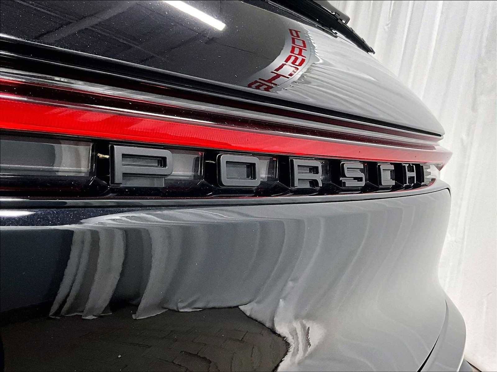 Used 2025 Porsche Macan image 33