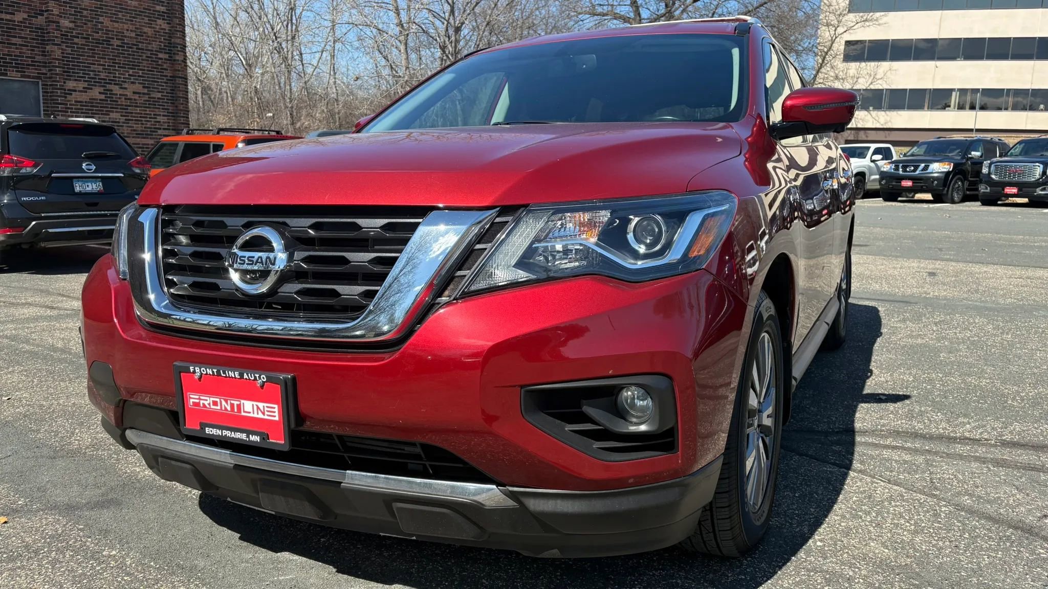 Used 2017 Nissan Pathfinder SL w/ Trailer Tow Package image 14