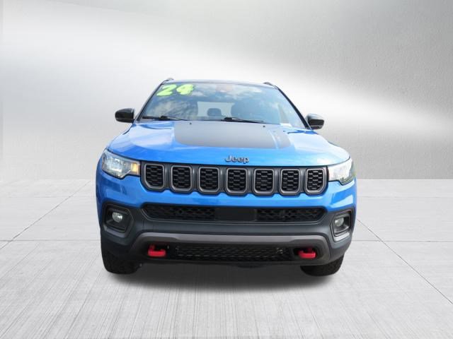 Used 2024 Jeep Compass Trailhawk image 3
