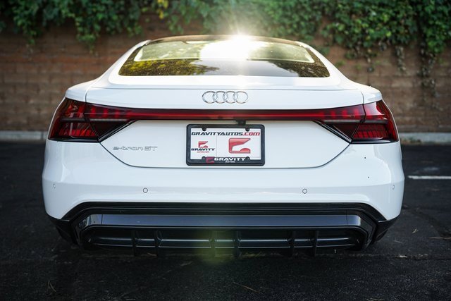 Used 2022 Audi e-tron GT Premium Plus image 8