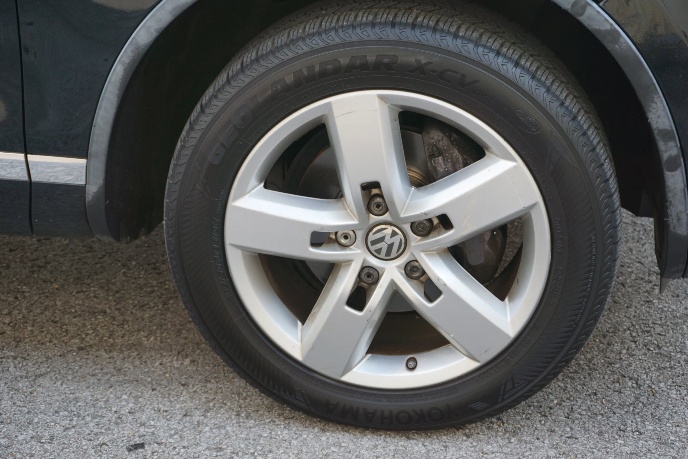 Used 2014 Volkswagen Touareg Sport image 11