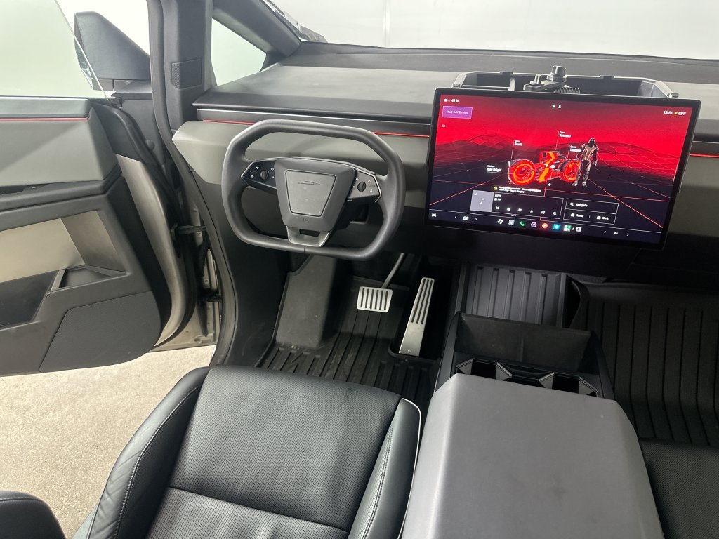 Used 2025 Tesla Cybertruck AWD Crew Cab image 19