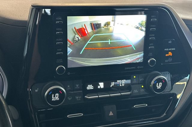 Certified 2020 Toyota Highlander XLE FWD image 25