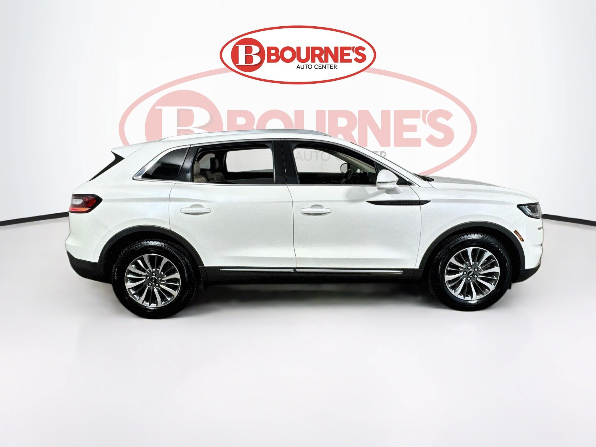 Used 2022 Lincoln Nautilus AWD w/ Premium Package image 11
