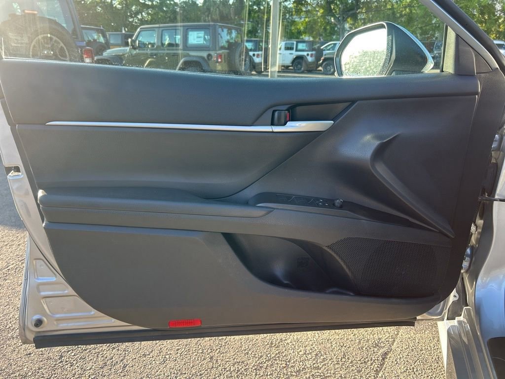Used 2024 Toyota Camry LE FWD image 30