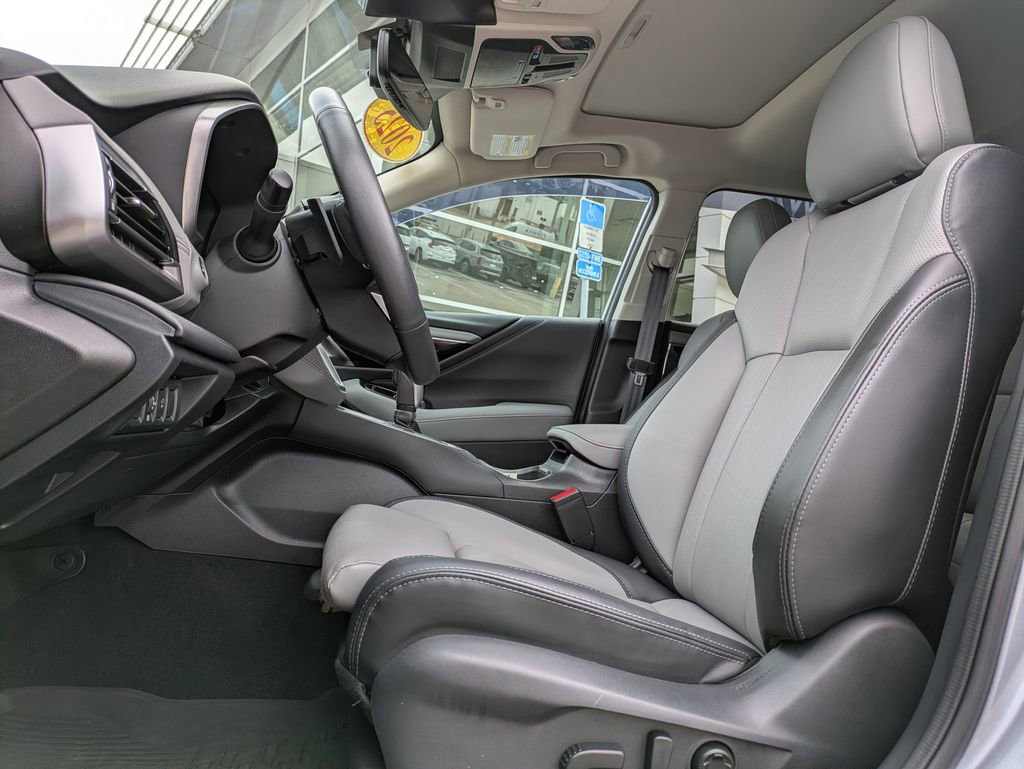 Used 2025 Subaru Outback Limited w/ Popular Package #2 image 2