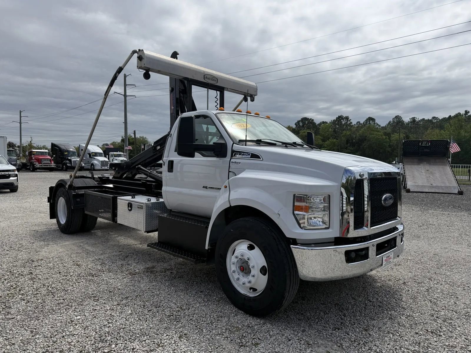 Used 2023 Ford F750 2WD Regular Cab Super Duty image 3