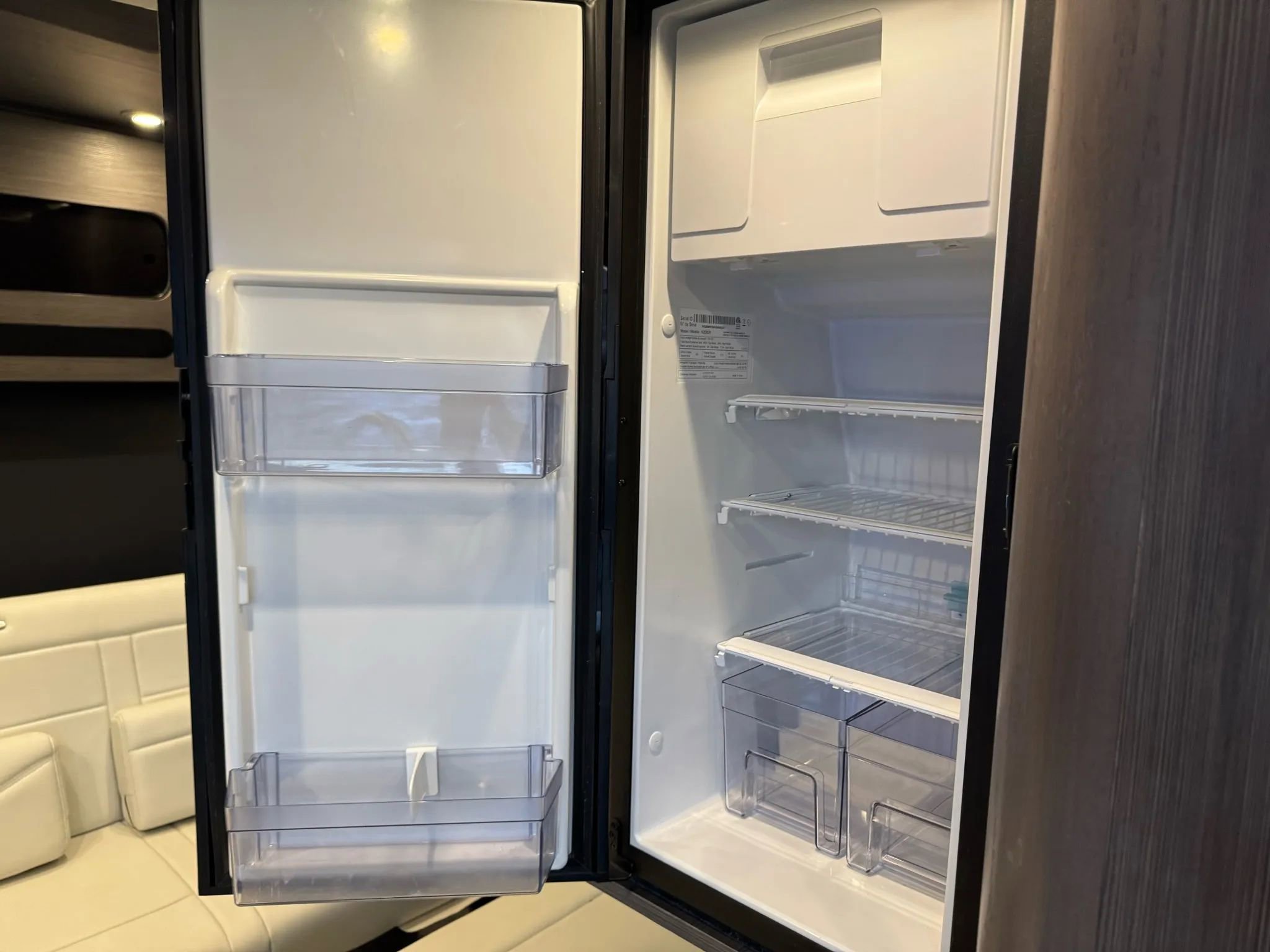 Used 2021 Mercedes-Benz Sprinter 2500 w/ Windows All Around Package image 32