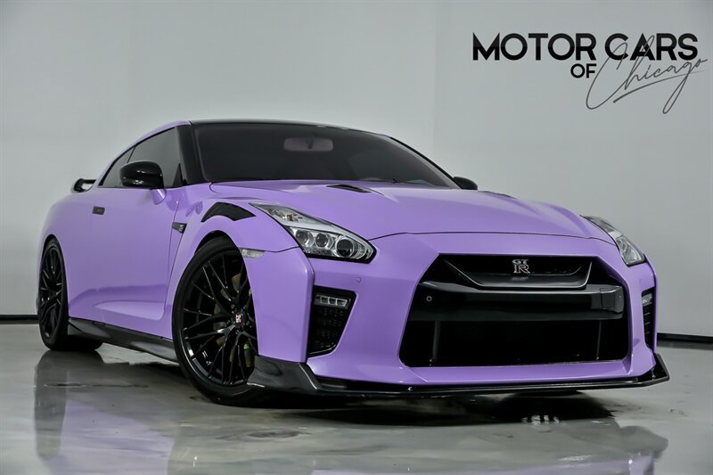 Used 2020 Nissan GT-R Premium AWD/4WD image 1