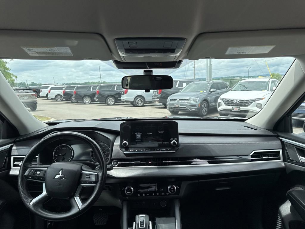 Used 2024 Mitsubishi Outlander SE AWD/4WD image 18