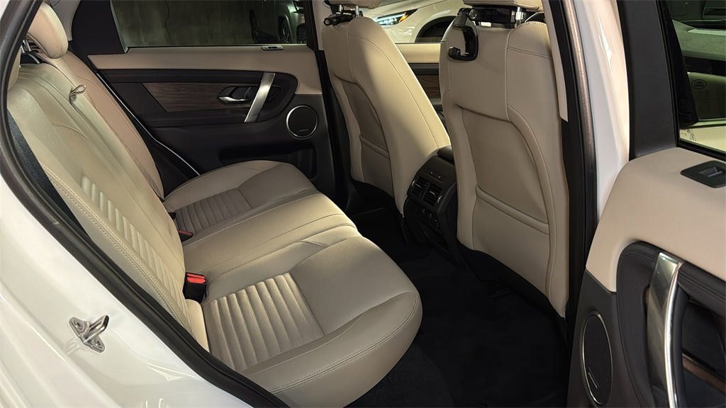 Used 2024 Land Rover Discovery Sport S image 12