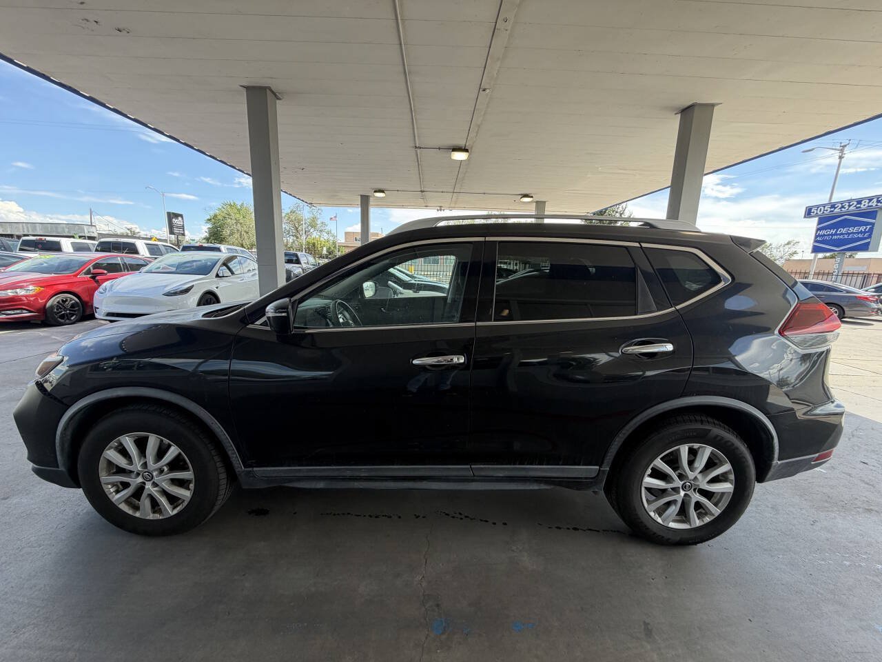 Used 2018 Nissan Rogue SV FWD image 5