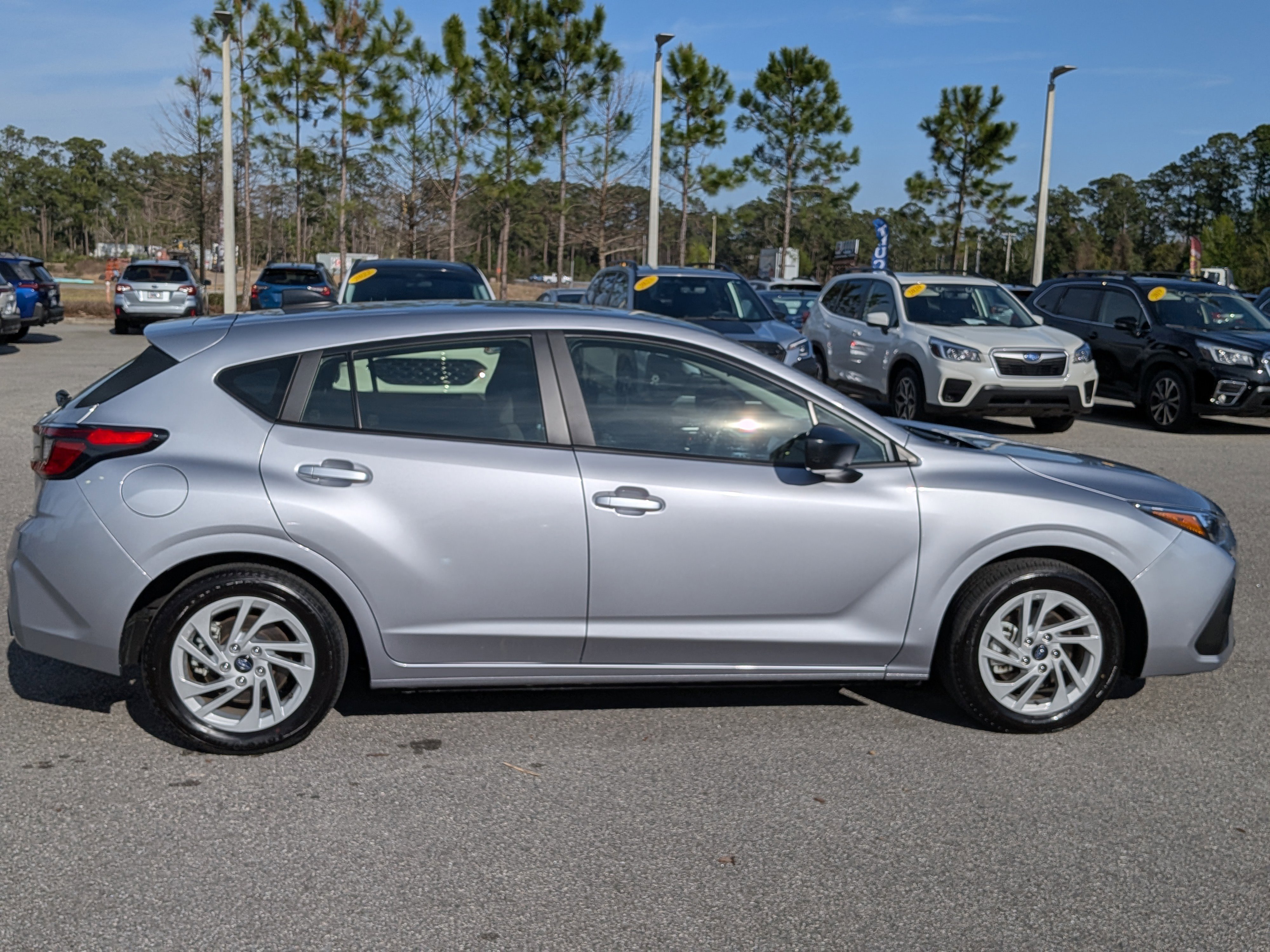 Certified 2025 Subaru Impreza 2.0i image 3