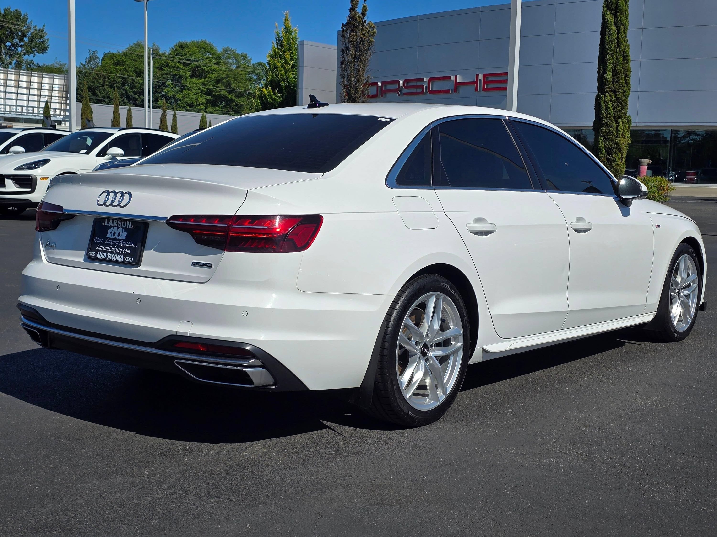 Used 2022 Audi A4 2.0T Premium Plus AWD/4WD image 5