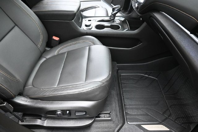 Used 2021 Chevrolet Traverse LT w/ LT Premium Package FWD image 33