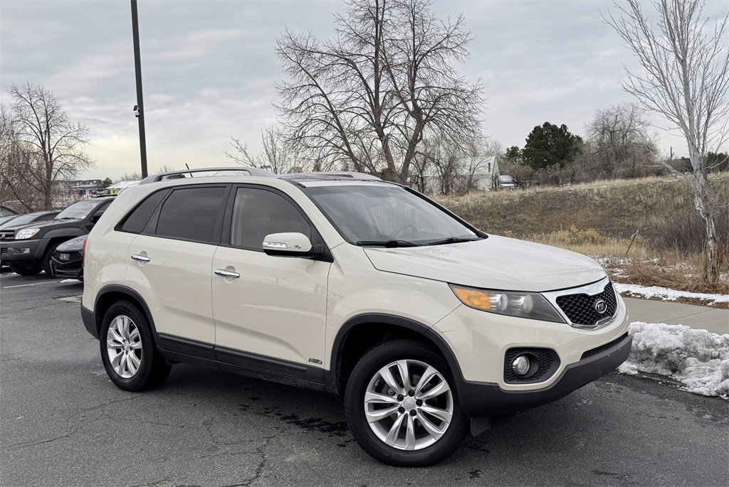 Used 2011 Kia Sorento EX w/ Premium Pkg image 2