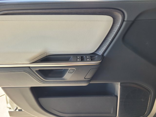 Used 2025 Rivian R1S Adventure Tri AWD/4WD image 18