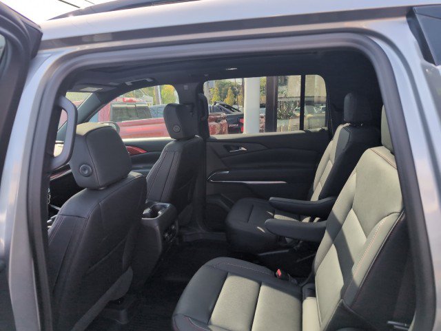 New 2026 Chevrolet Traverse Z71 w/ Driver Confidence Package image 26