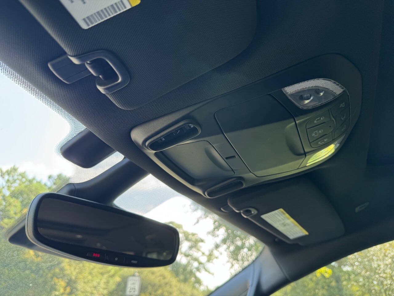 Used 2019 Chrysler Pacifica Limited w/ Advanced Safetytec Group FWD image 24