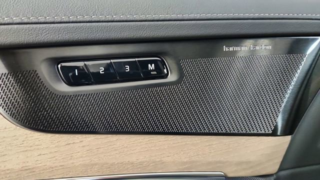 New 2026 Volvo XC90 B6 Plus w/ Protection Package Premier AWD/4WD image 11