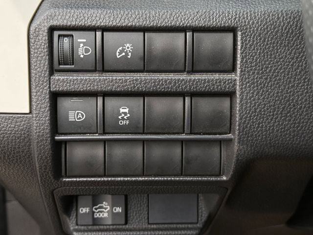 Used 2024 Toyota Tacoma TRD Off-Road AWD/4WD image 24