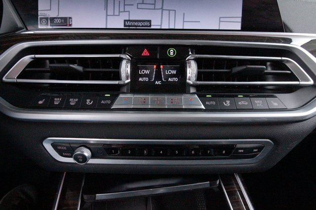 Used 2020 BMW X7 xDrive40i w/ Cold Weather Package image 24