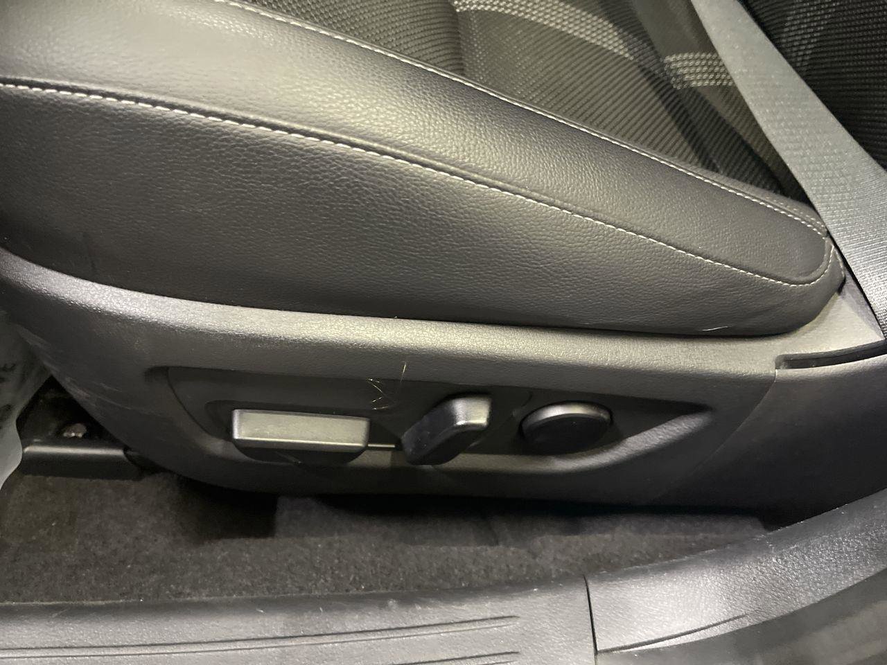 Used 2023 MAZDA CX-50 2.5 S w/ Preferred Plus Pkg image 12