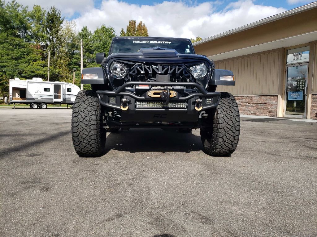 Used 2018 Jeep Wrangler Sport image 2