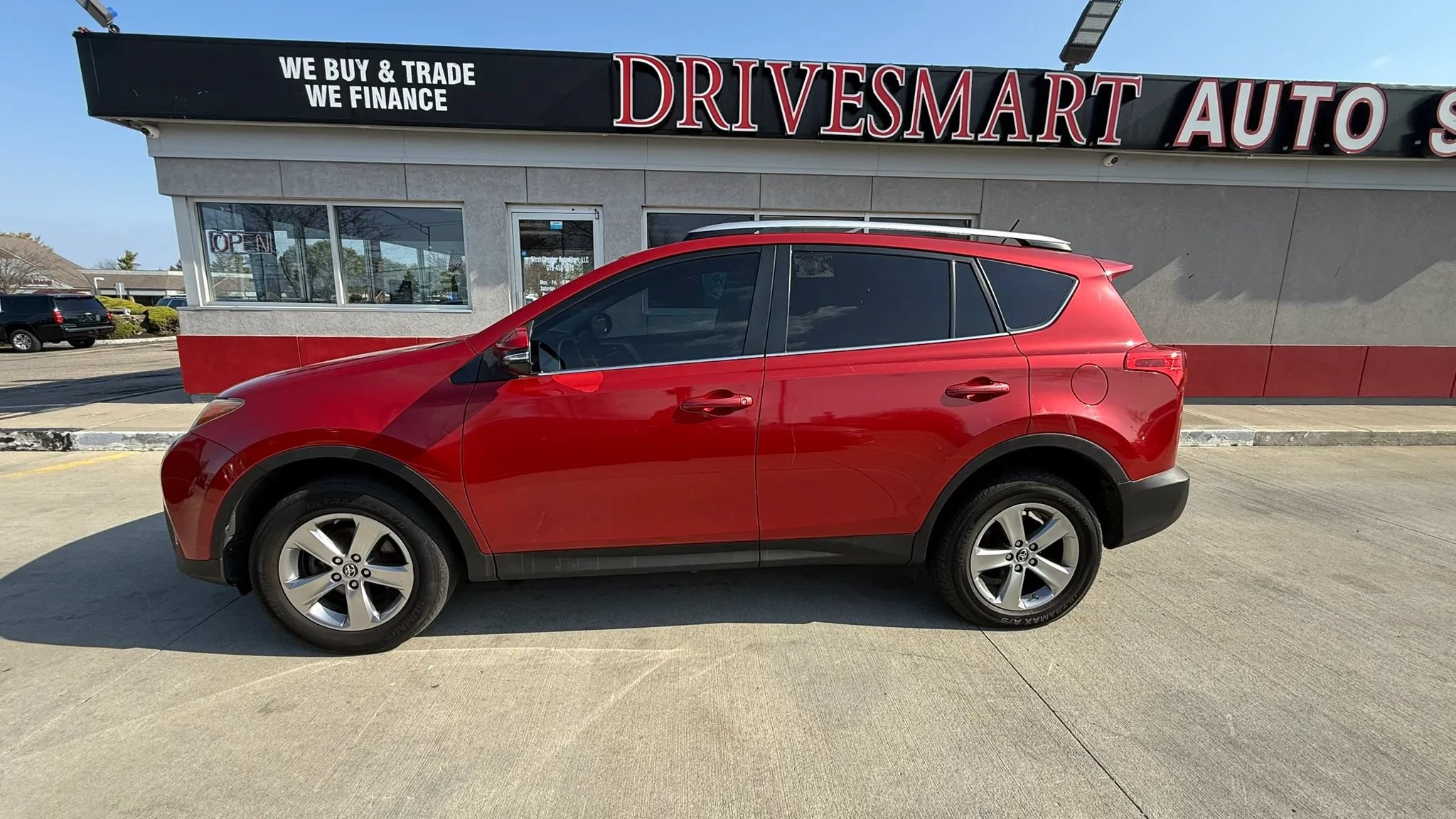 Used 2015 Toyota RAV4 XLE AWD/4WD image 4