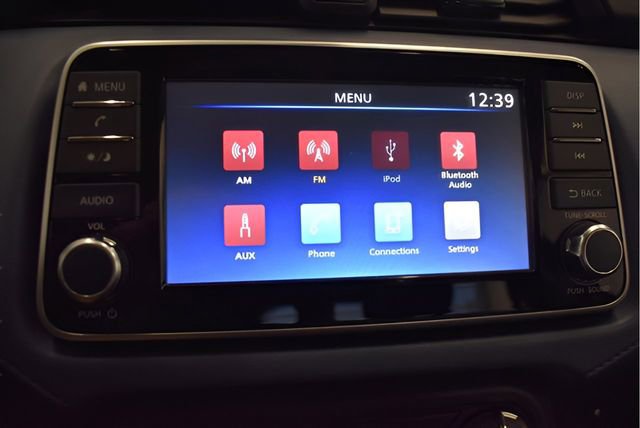 Used 2025 Nissan Versa SV FWD image 8