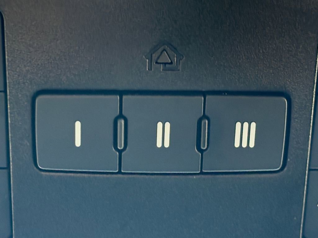 Used 2021 Jeep Grand Cherokee Limited w/ Sun & Sound Group image 29