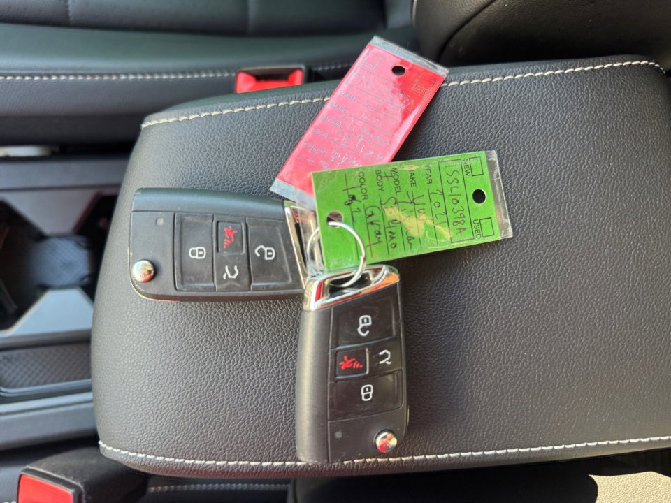 Used 2021 Volkswagen Tiguan SE image 38